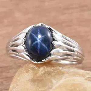 Star sapphire ring in sterling silver.