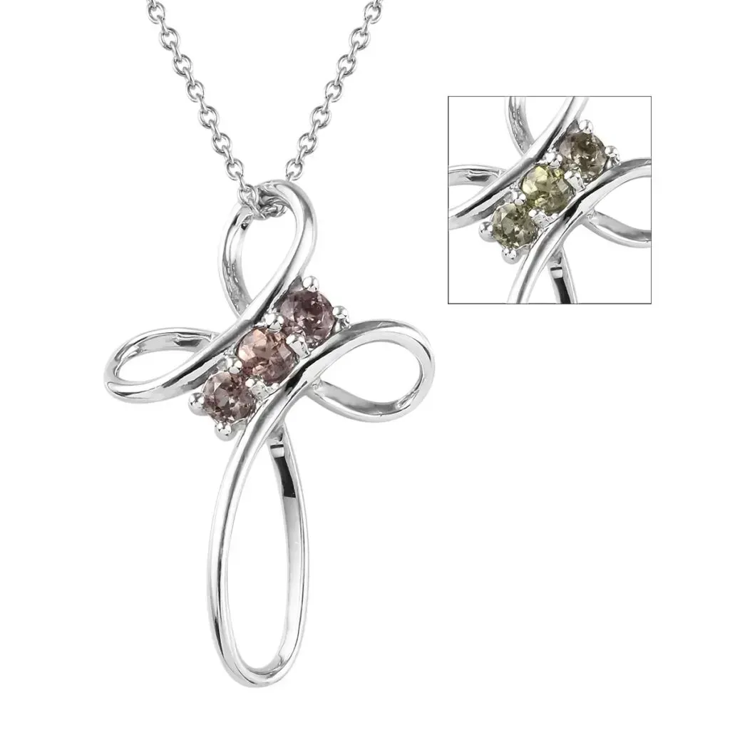 GARNET NECKLACE: AN OPTION FOR EVERYONE