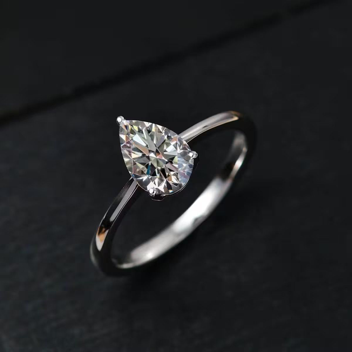 Lab grown diamond engagement ring