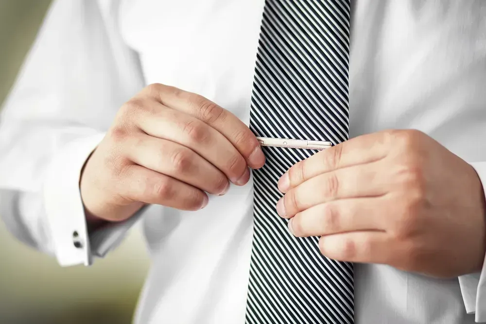 Tie clip