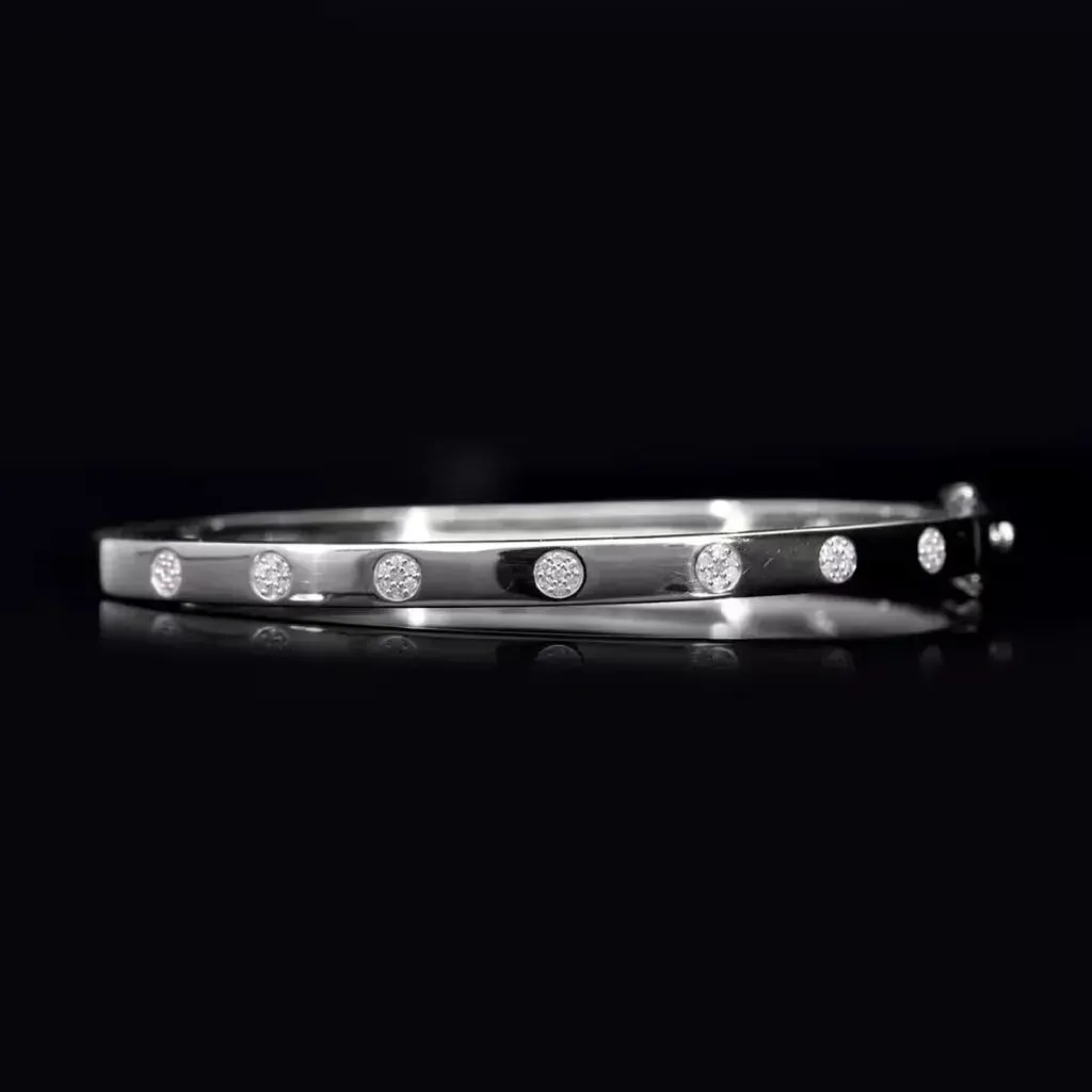 Luxuriant Lab Grown Diamond bangle bracelet