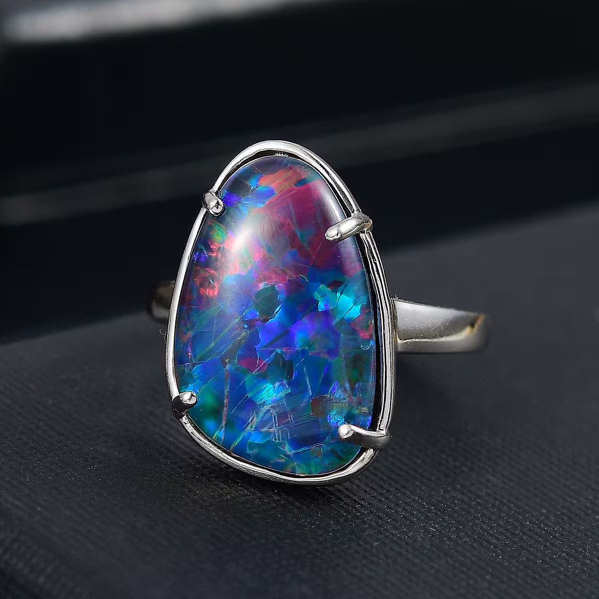 Labradorite Meaning and Healing Properties Explained