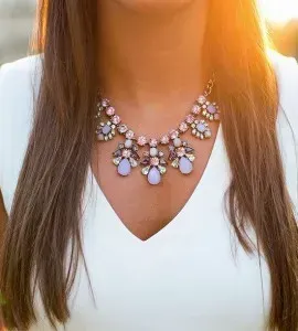 How to Wear Statement Necklaces: Dos and Don’ts