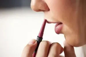 Lining lips is a great summer makeup tip!