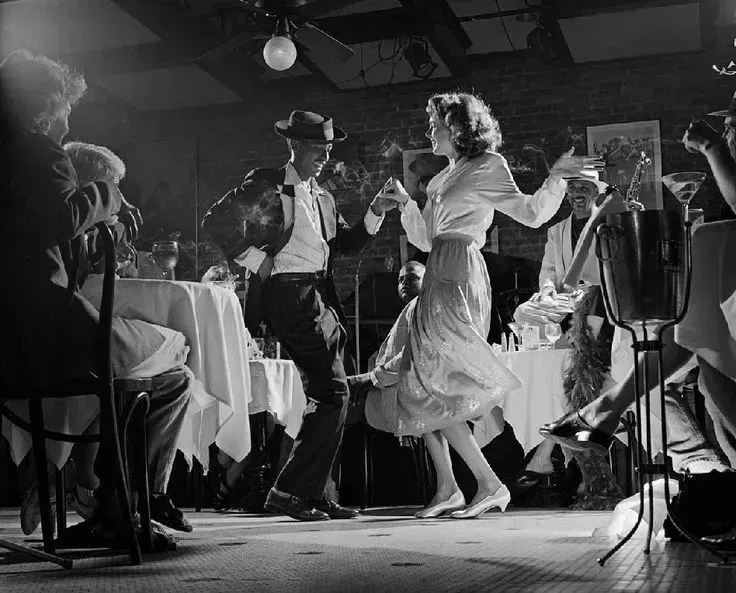 HOW TO CULTIVATE A SWINGIN' JAZZ AESTHETIC