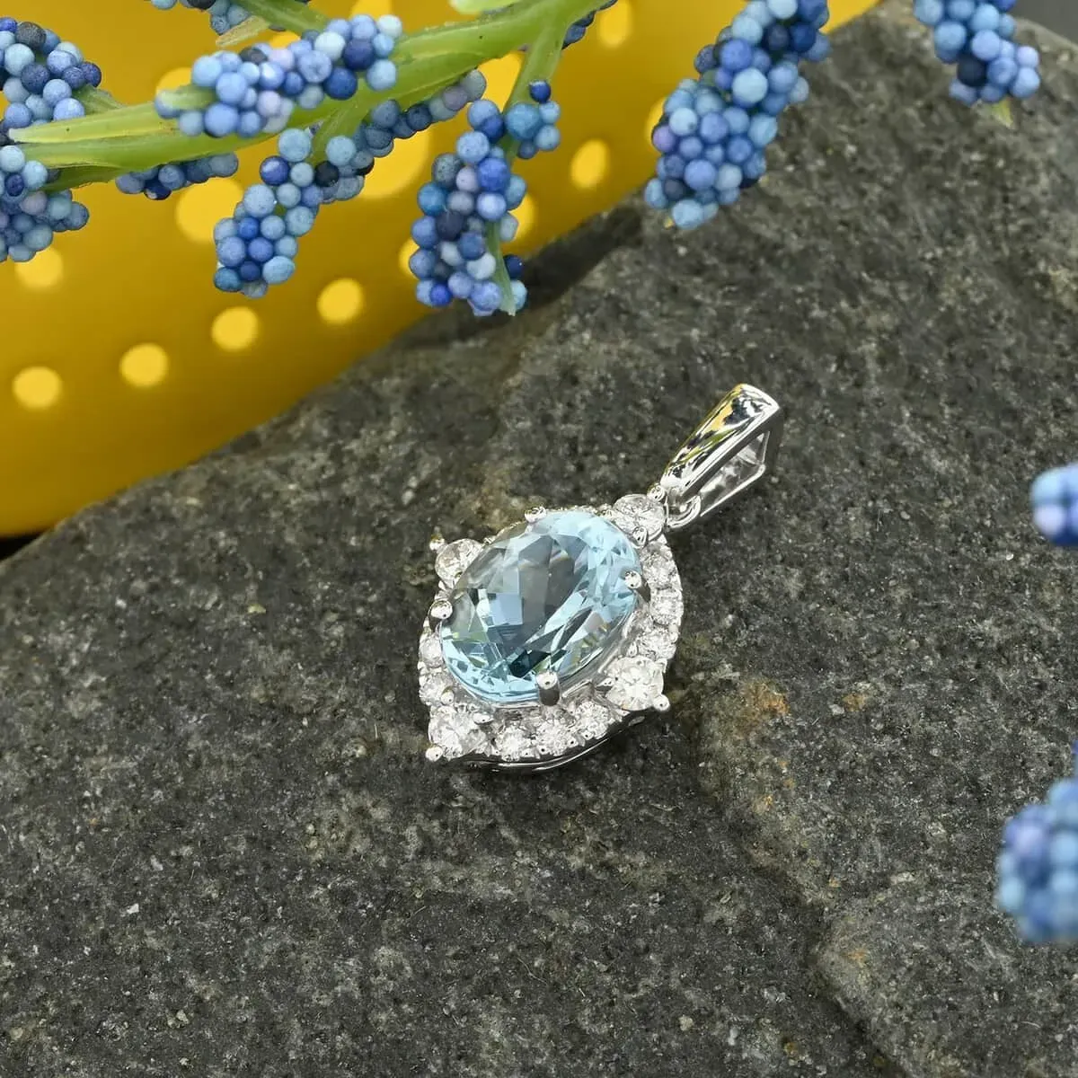 Certified & Appraised Iliana 18K White Gold AAA Santa Maria Aquamarine and G-H SI Diamond Pendant 