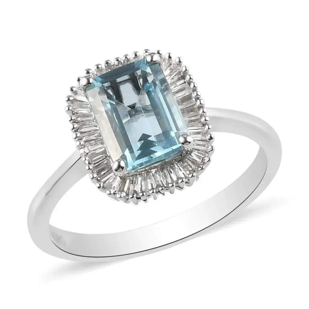 White gold aquamarine ring. 