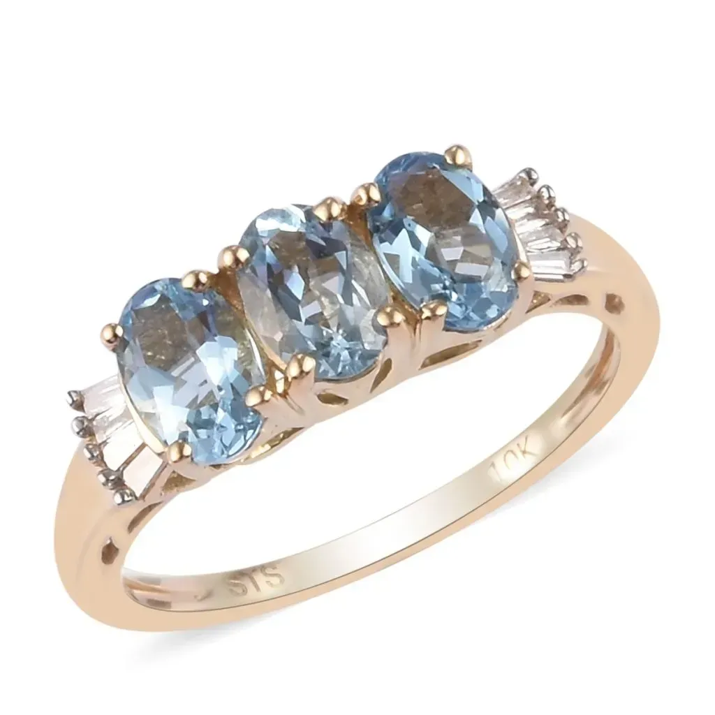 Three stone gold aquamarine ring. 
