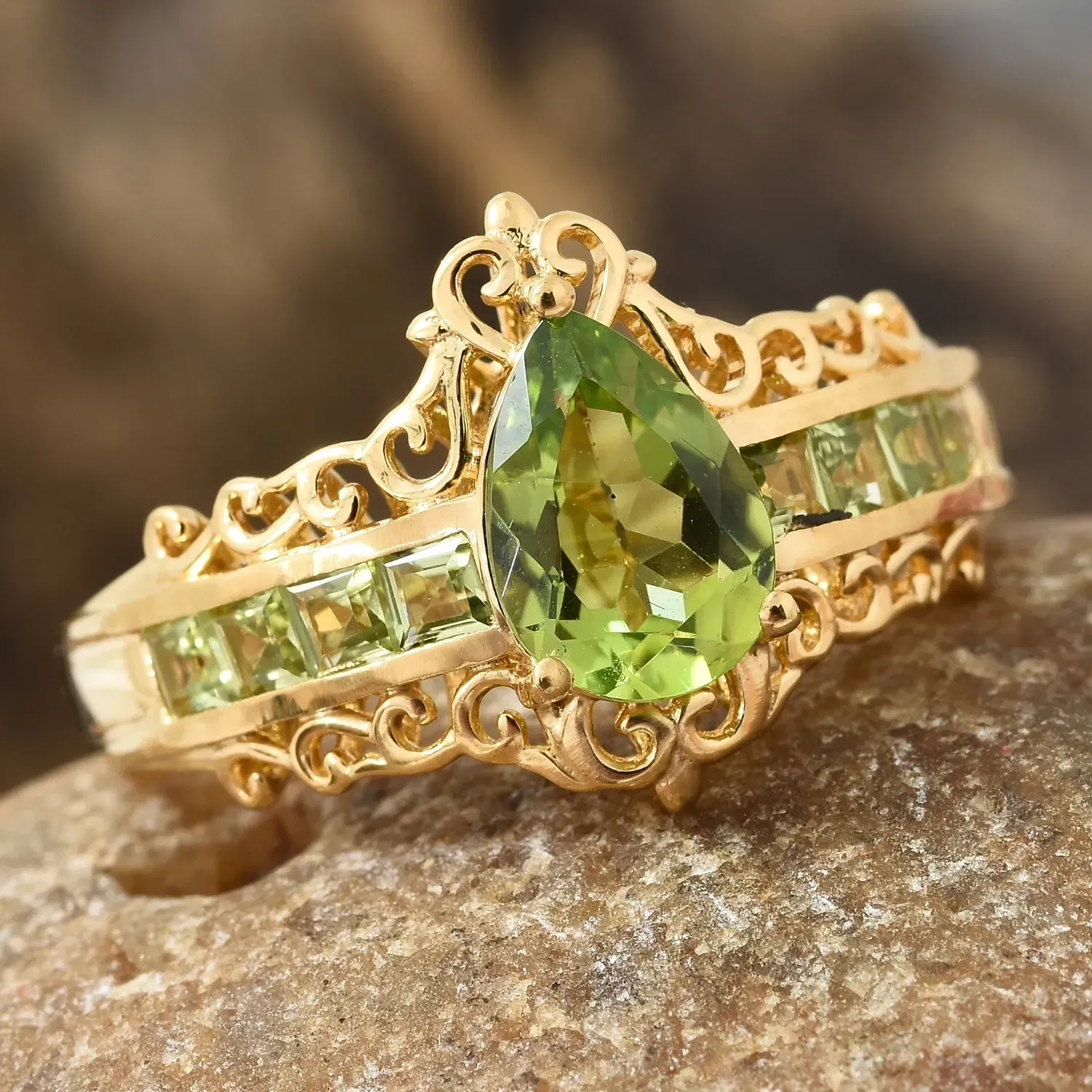 August 22 Birthstone: History, Lore, &amp; Significance