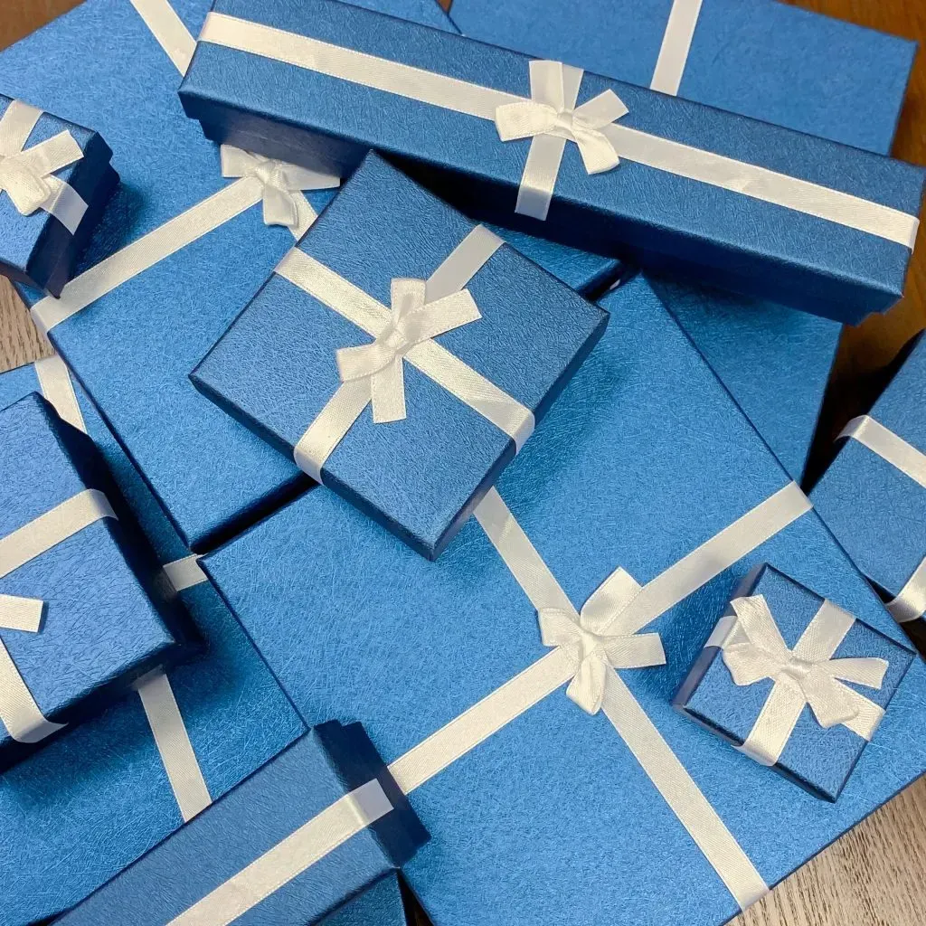 Blue jewelry boxes for Shop LC jewelry. 