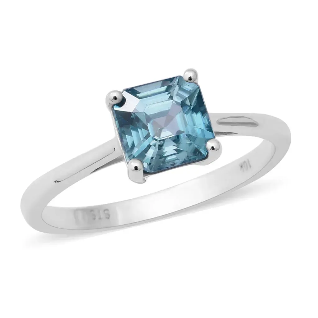 Asscher cut zircon ring in sterling silver. 