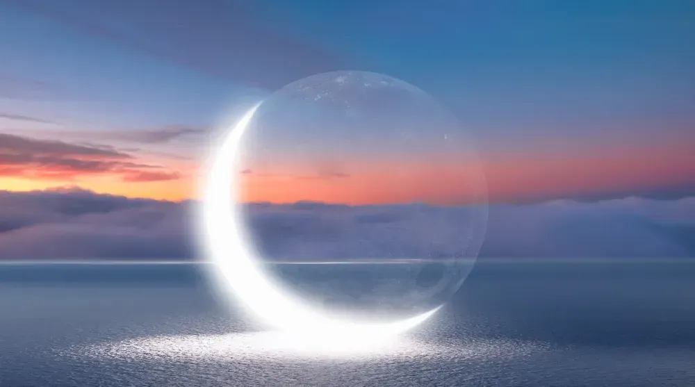 What is the Meaning of a Crescent Moon?
