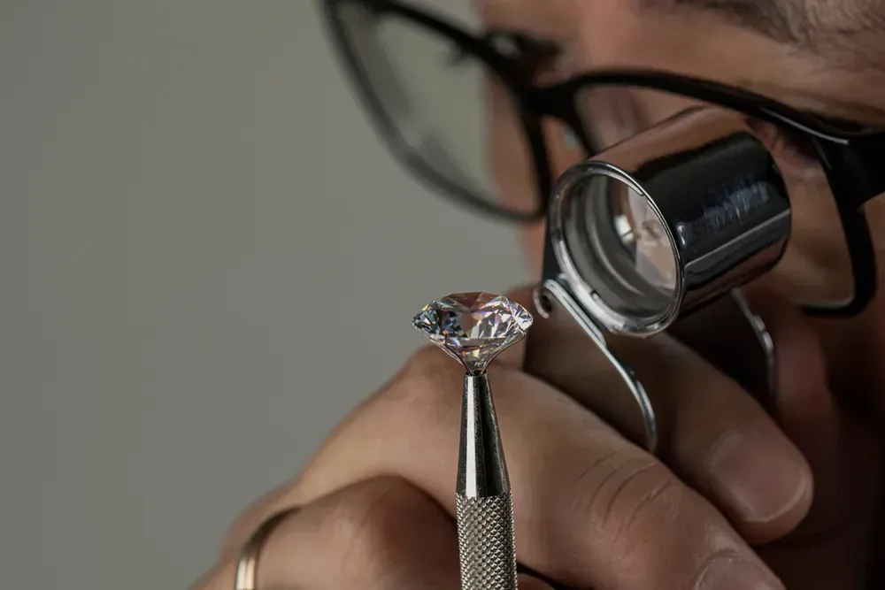 What Different Levels Of Diamond Clarity Are There?