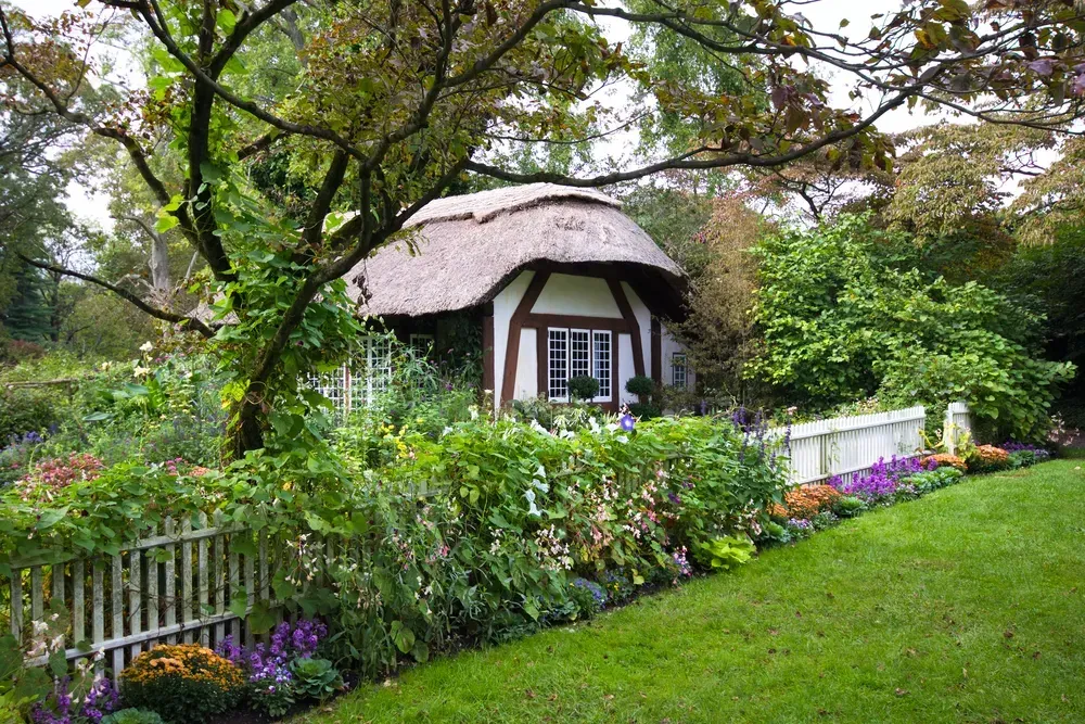 CREATE COTTAGECORE VIBES AT HOME WITH AFFORDABLE DÉCOR IDEAS
