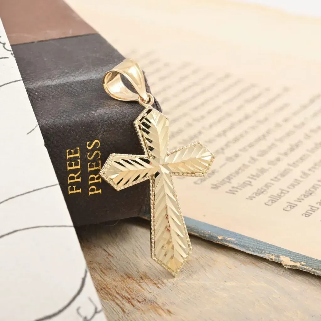 Gold Jewelry: A Journey through History and Fashion