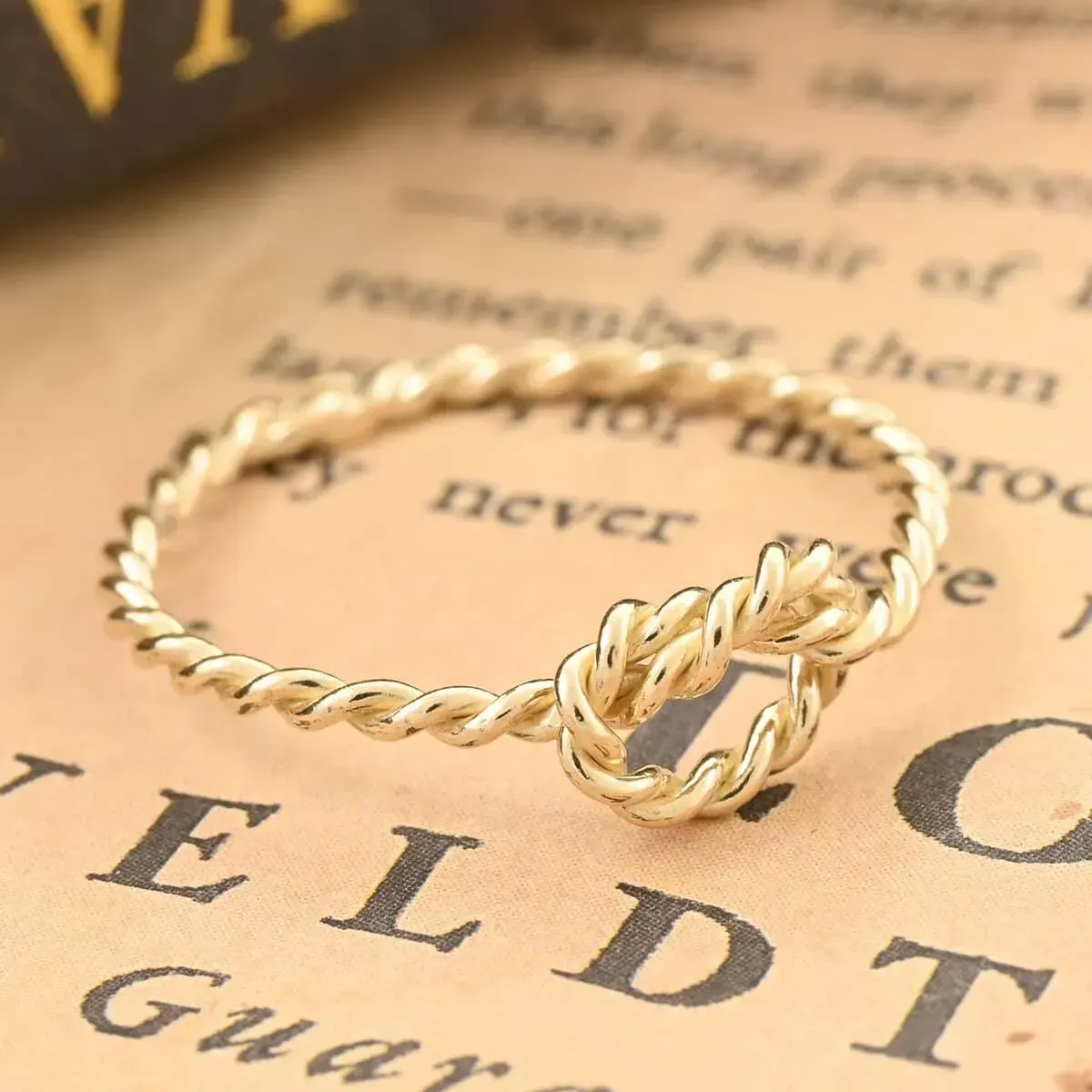 10K Yellow Gold Rope Knot Ring 0.90 Grams