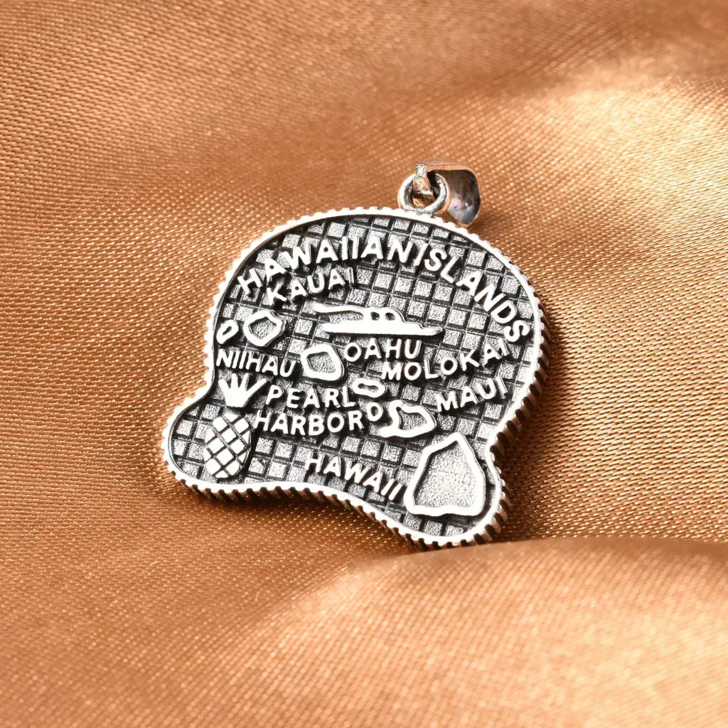 Sterling silver Hawaii state pendant.