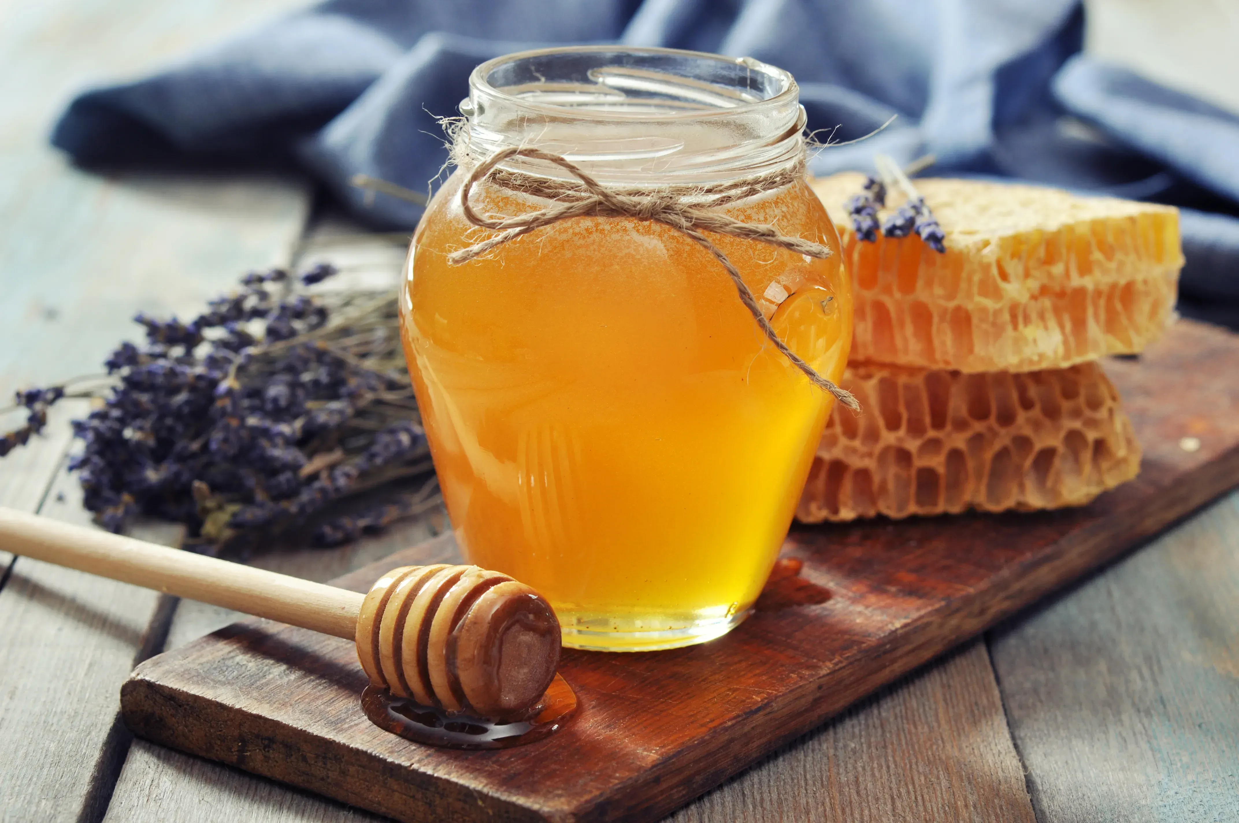 23 Life-Changing Benefits of Raw Honey You Need to Know