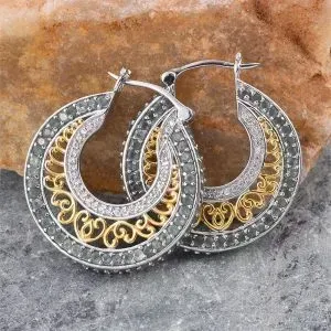 Hoop earrings with alexandrite.