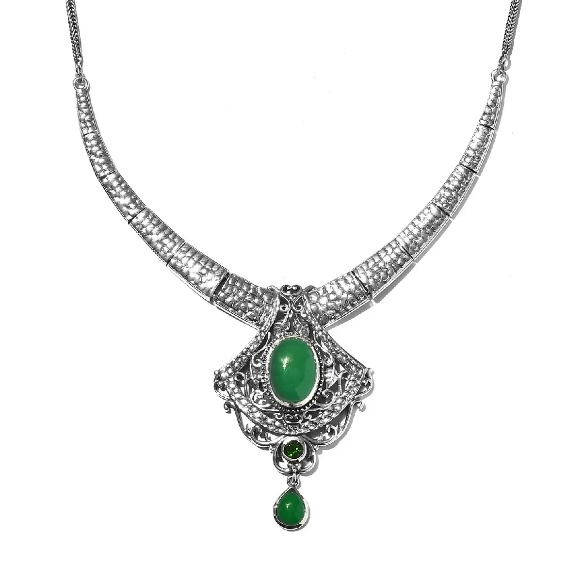 Indian green jade necklace. 