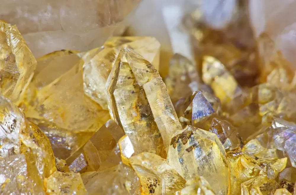 LEMON QUARTZ MEANING | YOUR SECRET CRYSTAL OF INNER JOY