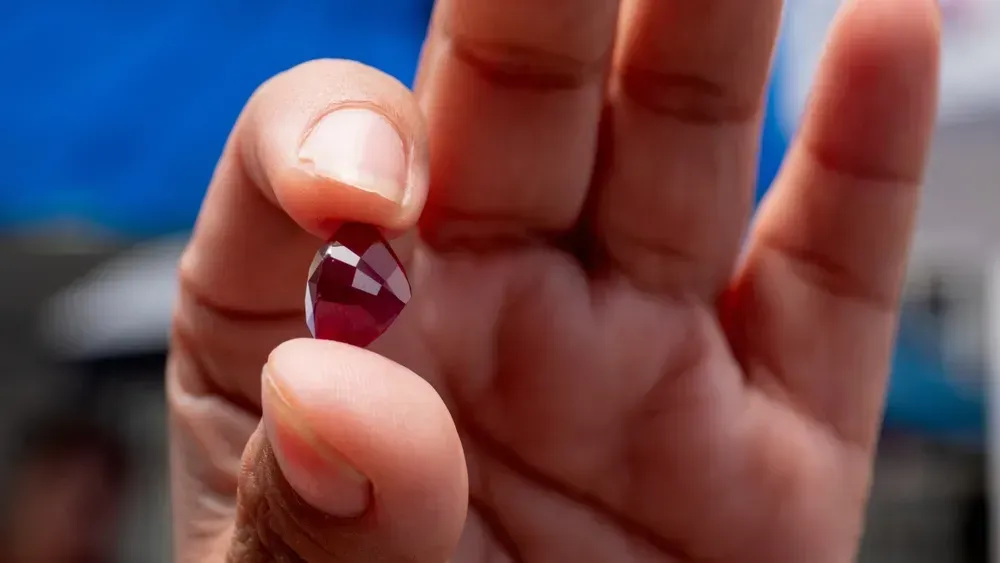 Why buy a loose Gemstone?