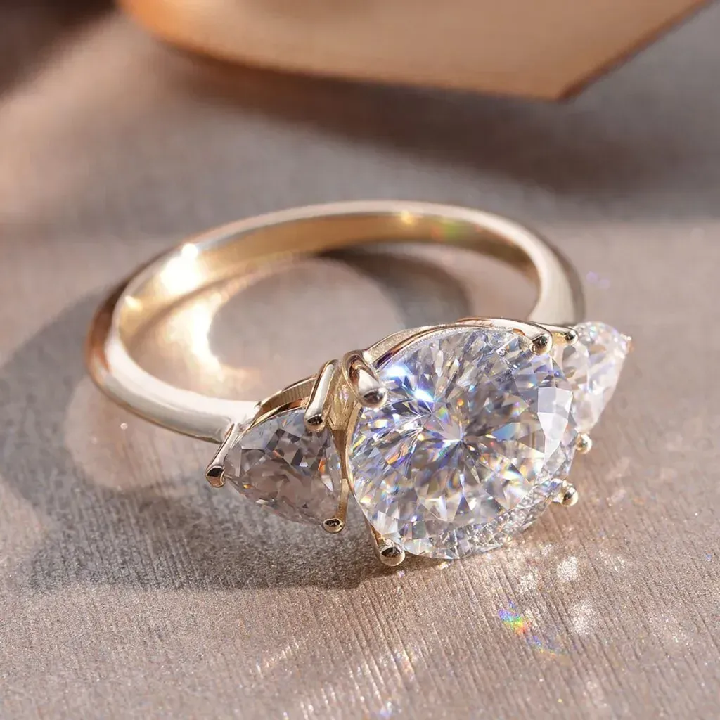 2023 Moissanite Ring Trends: Is Crushed Ice Crushing It?