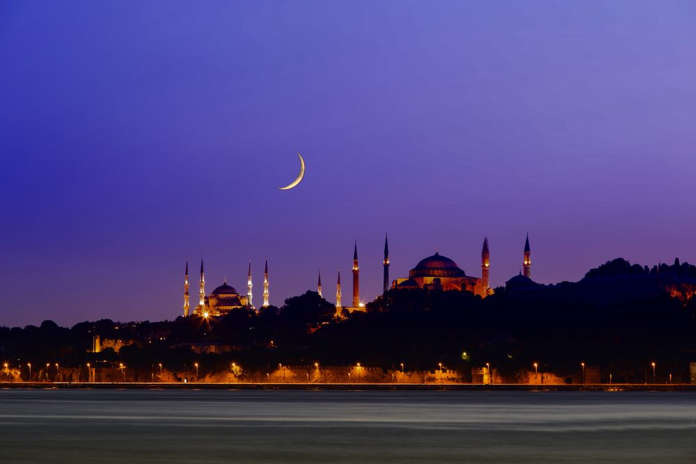 moon-religion_190916783.jpeg