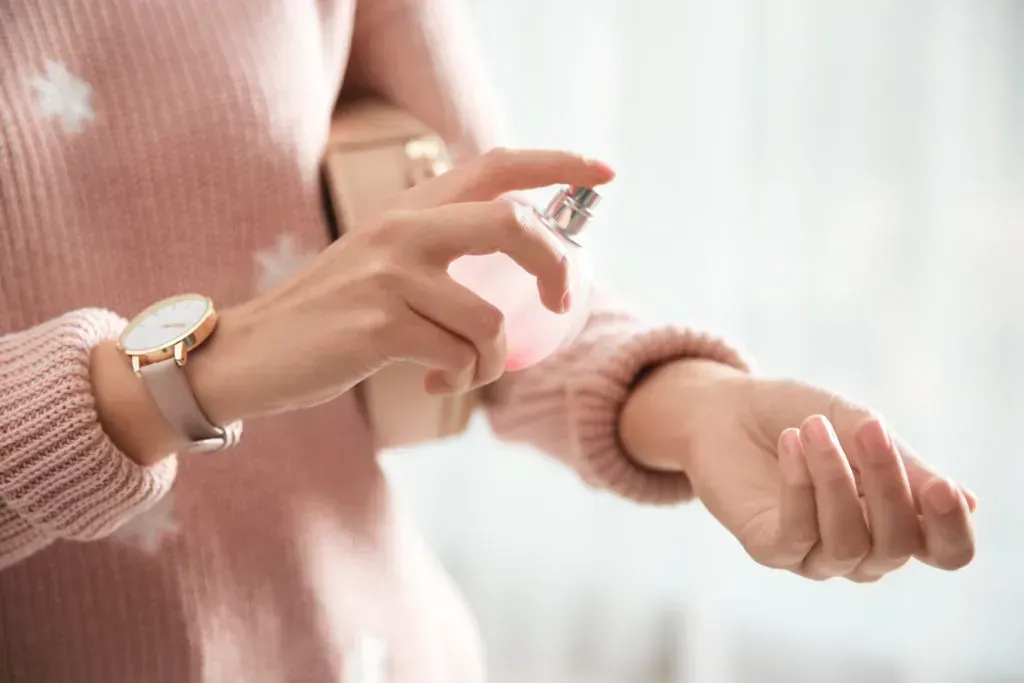 IT ALL MAKES SCENTS: HOW TO CHOOSE A PERFUME FOR YOURSELF