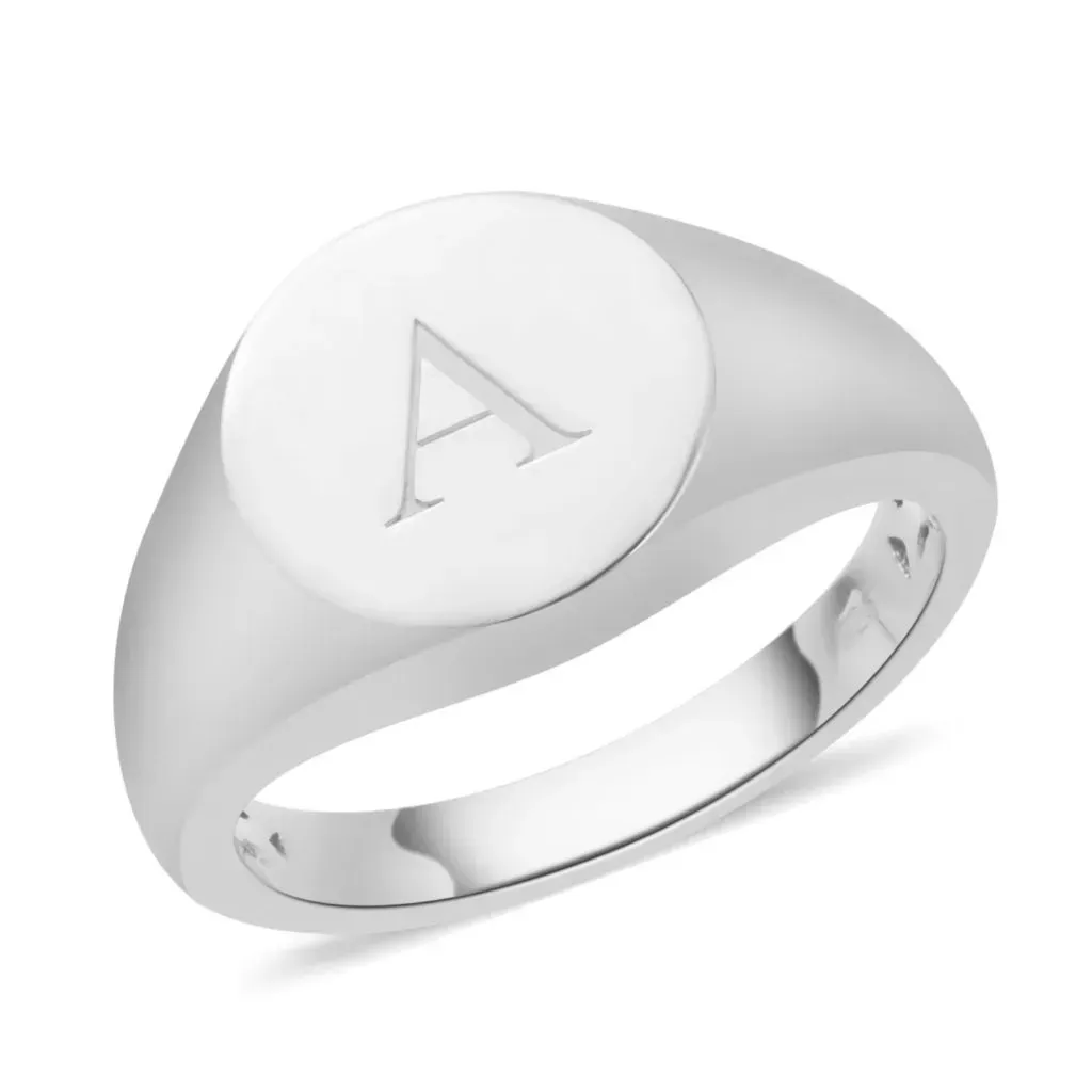 Engraved men's signet ring in sterling silver.