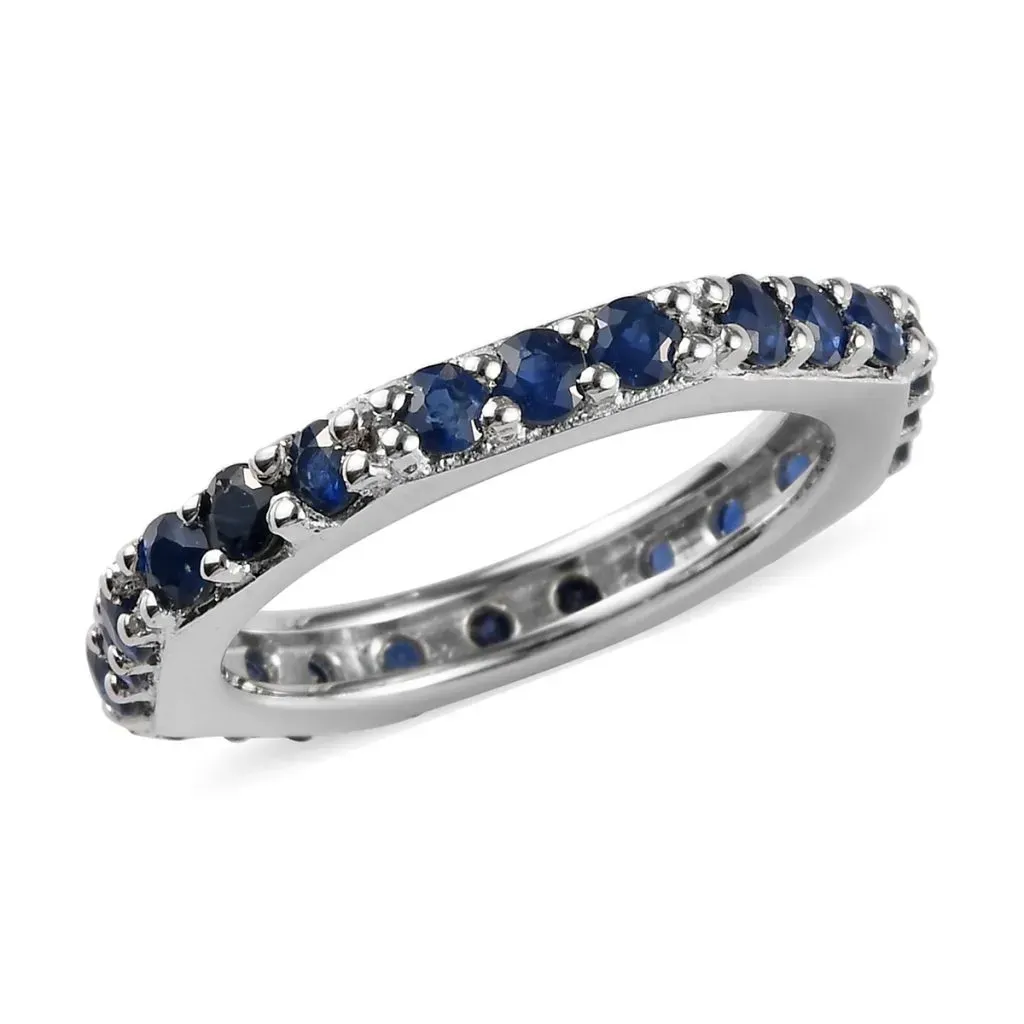 Sapphire band ring in sterling silver. 