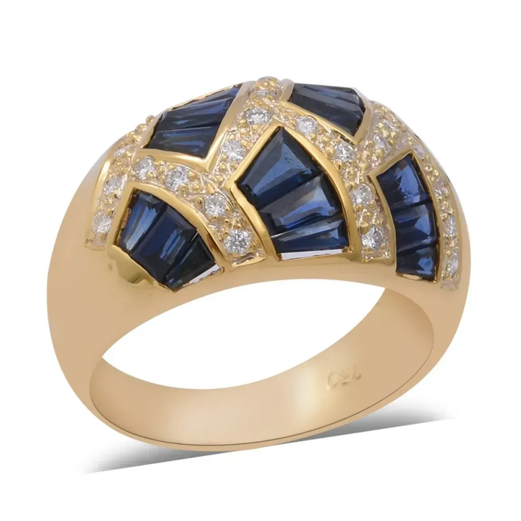 Sapphire cocktail ring in 18K yellow gold. 