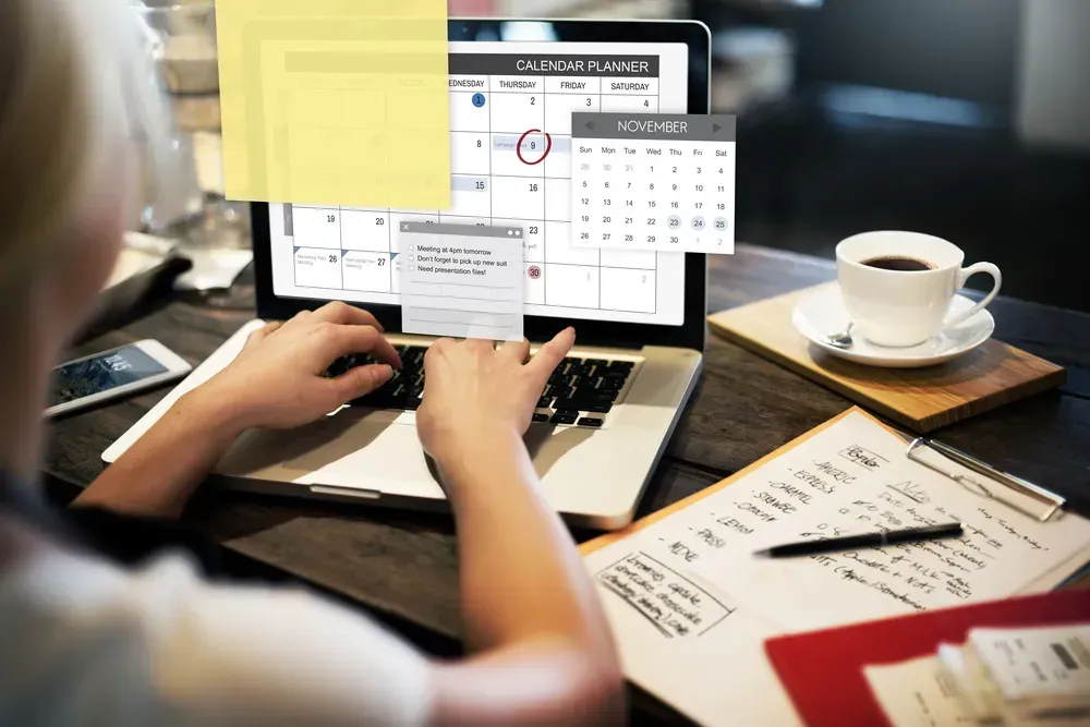 Scheduling new week's agenda