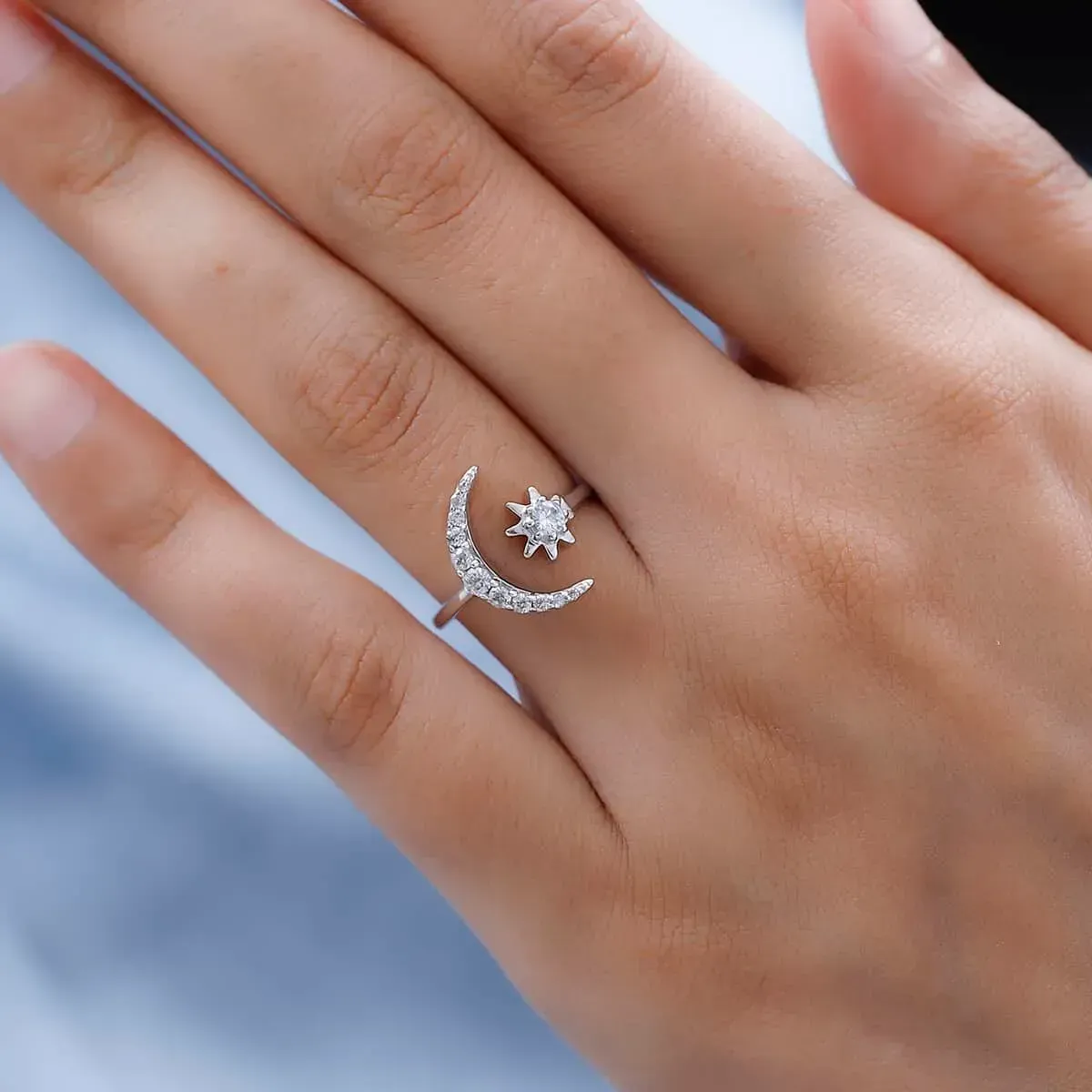 Starburst Jewelry: Blending Vintage Allure and Modern Chic