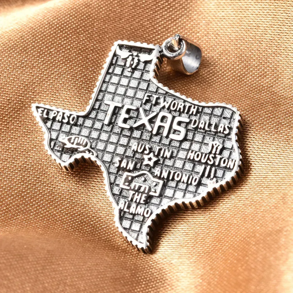 Sterling silver Texas state pendant.