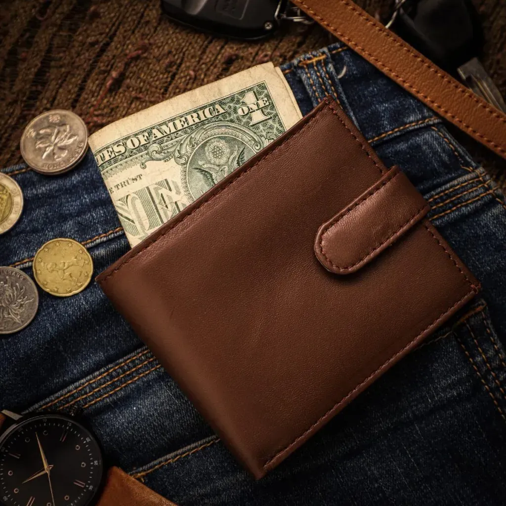 Men’s Wallet: Gift Dad the Right Wallet that He'll Love