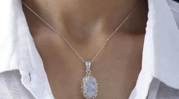 Best stone for Gemini woman Kuisa Rainbow Moonstone Pendant Necklace